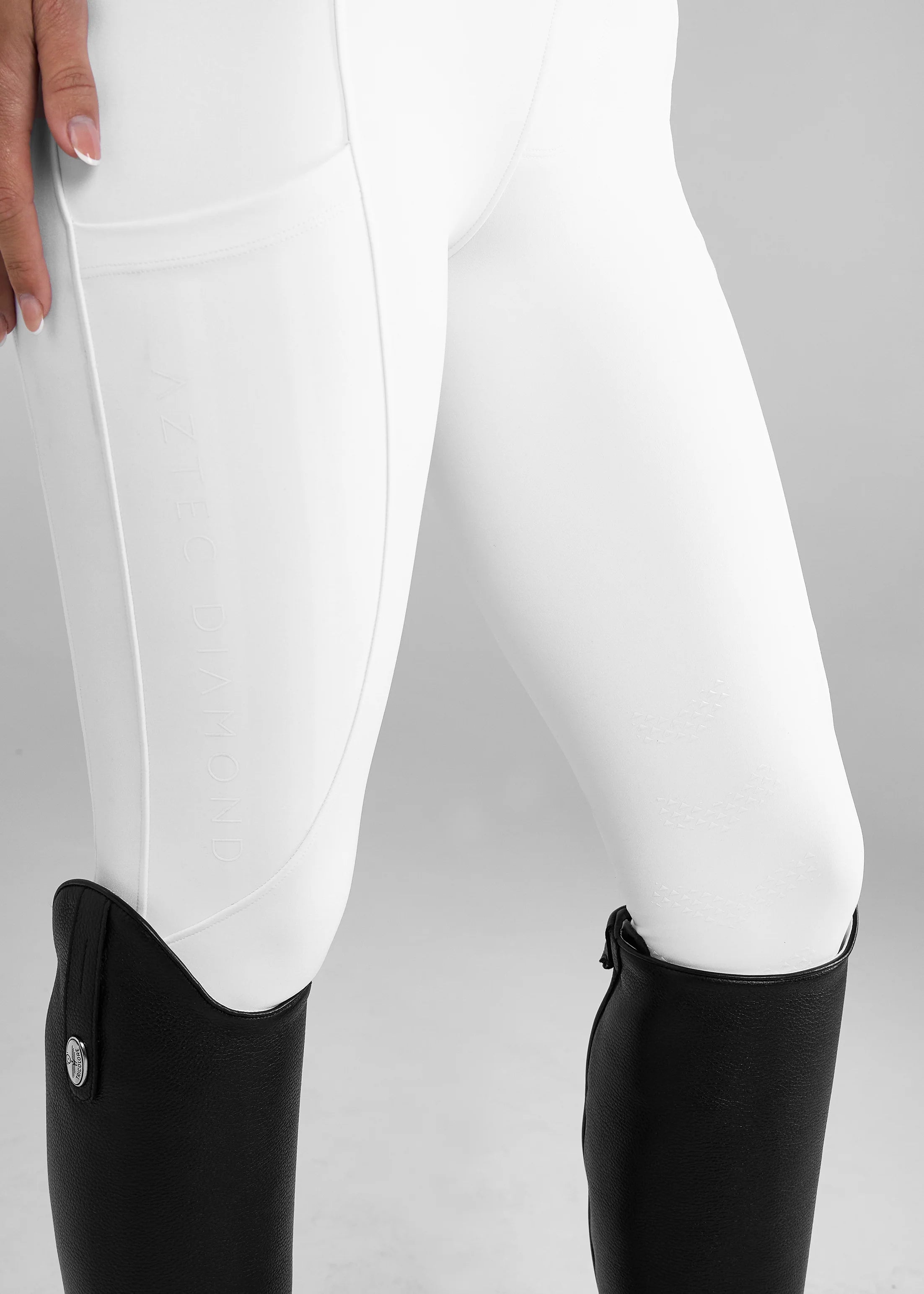 Aztec Diamond White Compression Breeches Knee Grip