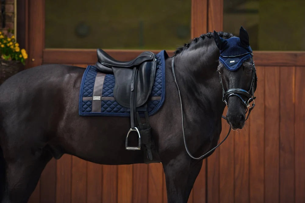 Equestrian Stockholm потник обездка